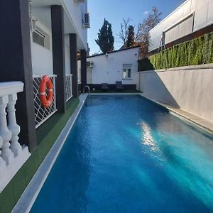 Hostal Escala Suites